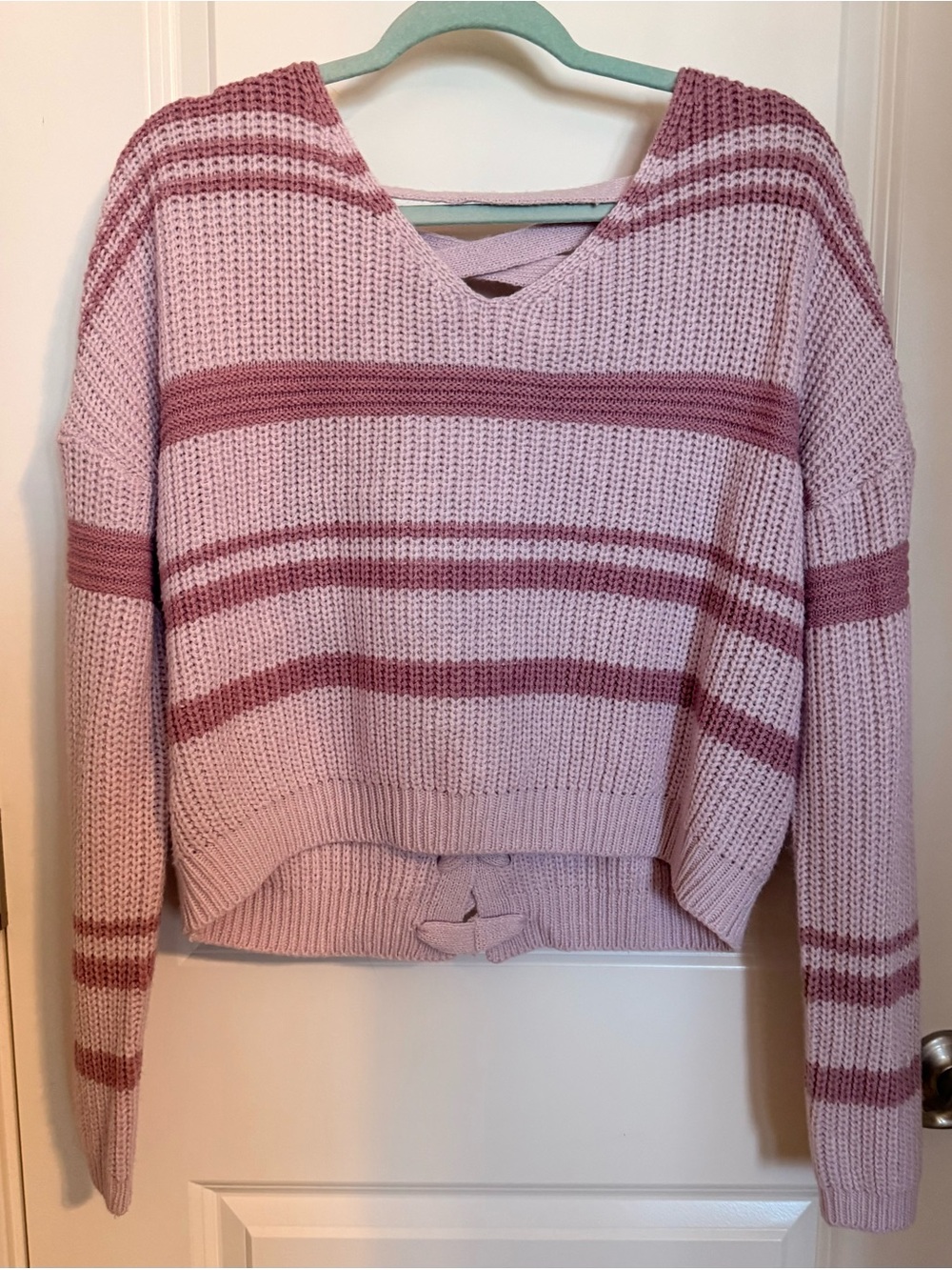 Women’s Pink Striped Knit Pullover V-Neck Sweater - Large